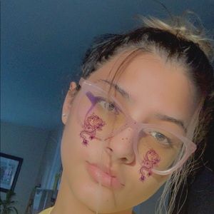 Meet your Posher, Adriana